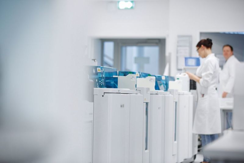 Fig. 1 Roche Diagnostics: Innovative by tradition  (© F. Hoffmann-La Roche Ltd)