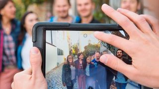 Die „Global tabtour“ ist eine Art digitale Schnitzeljagd mit iPads und diente der KSB als weltweites Teamevent. (teamgeist.com © Benedikt Haack)