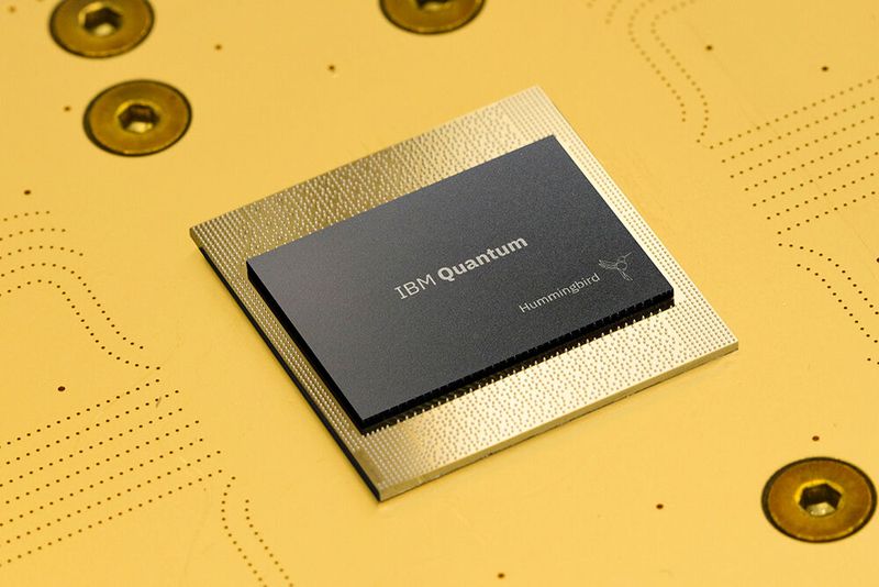 Der 65-Qubit-starke Quantum-Prozessor „Hummingbird“ steht Mitgliedern des „IBM Q“- Network in der IBM-Cloud zur Verfügung. (Bild: CONNIE ZHOU/IBM)