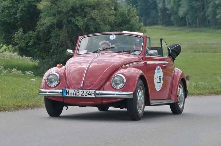 Bekannter Anblick bei der Meister-Classic: Andrea und Andreas Brachem mit ihrem VW Käfer Cabrio (Baujahr 1969). (Bild: Zietz)