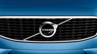 Die E-Auto-Strategie von Volvo ist in Schwierigkeiten, nun senkt der schwedische Hersteller seine Margenziele für die kommenden Jahre. (Bild: Volvo)