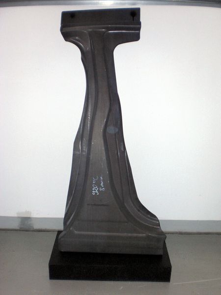 Die B-Säule eines PKW steht im Fokus der Untersuchungen des Projektes Flex WB. (Bild: Neue Materialien Bayreuth)