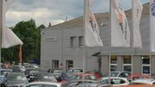 Das Autohaus Rösch setzt in Pforzheim auf Kundennähe. (Wenz)