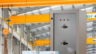 Conductix-Wampfler hat mit Powerguard 0800 ein Komplettsystem entwickelt, mit dem Wartungsstrecken von Kranen auf sichere und einfach spannungsfrei geschaltet werden können.  (Conductix-Wampfler)