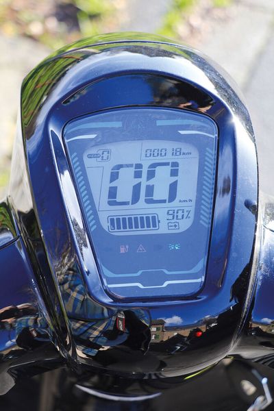 Für knapp 3.000 Euro stellt die Bella E eine interessante Alternative für den innerstädtischen Alltag dar. (Bild: RKM)