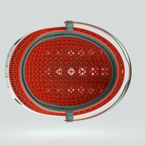 Die 3D-gedruckte Wabenstruktur aus Nylon ist atmungsaktiv und soll Stöße auf einem deutlich höheren Niveau als herkömmliche Styroporhelme absorbieren.(Bild:  nFrontier)