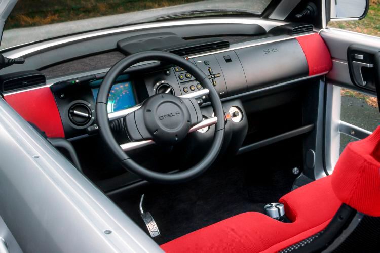 Neue Wege ging Opel beim Maxx in Sachen Armaturenbrett beziehungsweise Display, … (Bild: Opel)