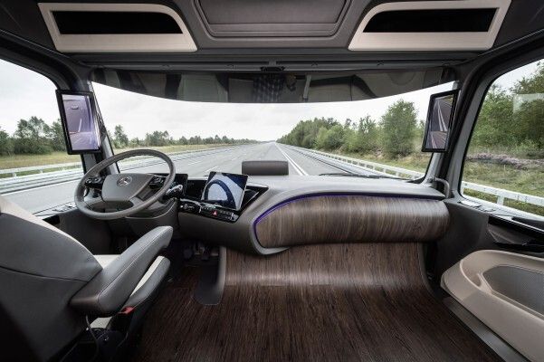 Der Mercedes-Benz Future Truck 2025: Weltpremiere der spektakulären Studie des Lkw von morgen – autonome Fahrt in eine faszinierende Zukunft (Mercedes-Benz)