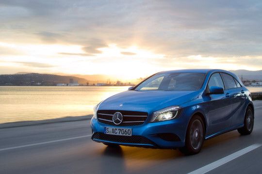 Zur Serienausstattung zählt auch eine radargestützte Kollisionswarnung mit Bremsassistenten, der die Gefahr eines Auffahrunfalls deutlich verringern soll. (Foto: Daimler)