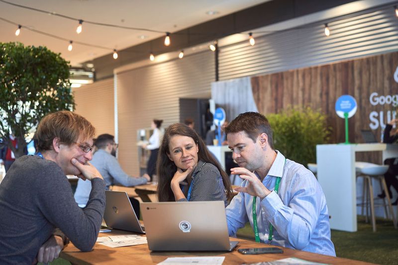 Der Startup Garden lud ein zum Diskutieren neuer Trends und Ideen. (Fabian Vogl / Google Cloud)