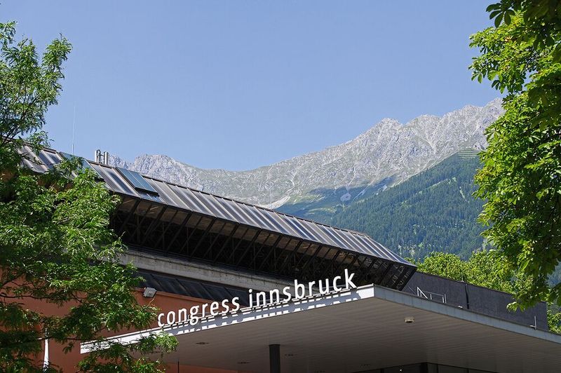 Der schönste LAB-SUPPLY-Standort: Innsbruck. Am 25. Juni 2025 war die Messe zum zweiten Mal dort zu Gast. Wir werfen einen Blick auf den Messetag und zeigen Eindrücke von der Veranstaltung.    Mehr Infos zu den kommenden LAB-SUPPLY-Messen finden Sie auf www.lab-supply.info (Bild: Stefan Stark)