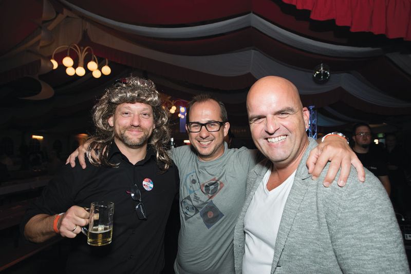 Dirk Baumung (ENO) mit Peter Fuhrmann (Xplus 1) und Wolfgang Schmid (TomTom Telematics) (52Grad Wagner Deters-Prohl GbR)