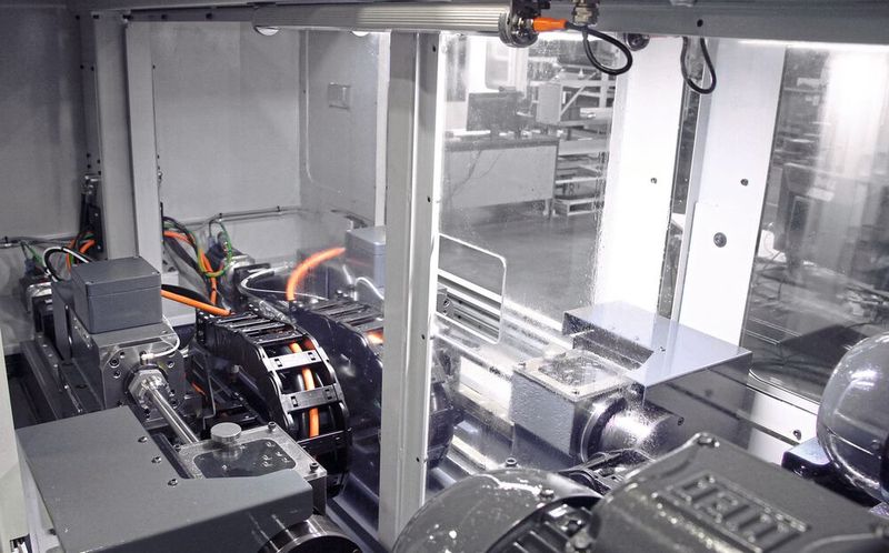 Tiefbohrmaschinen von Unisig für die medizinische Fertigung: die Maschinen sind so konstruiert, dass Hersteller von medizinischen Geräten nach dem Langdrehen ihre Komponenten präzise und produktiv tiefbohren können.  (Bild: Unisig)