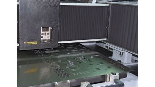 Mit der neuen Stiefelmayer-Laserschneidmaschine „effective-s“ ist dynamisches Schneiden auf einem Arbeitsraum von 1250 x 1250 mm möglich.  (Bild: Michel)