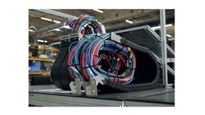 Ob Energiekettensysteme für Werkzeugmaschinen, Lösungen für den Materialtransport oder die Entsorgung von Produktionsresten: Auf der AMB 2026 zeigt Tsubaki Kabelschlepp Anwendungen entlang verschiedener Prozessschritte in der Metallverarbeitung.
 (Bild: TSUBAKI KABELSCHLEPP)