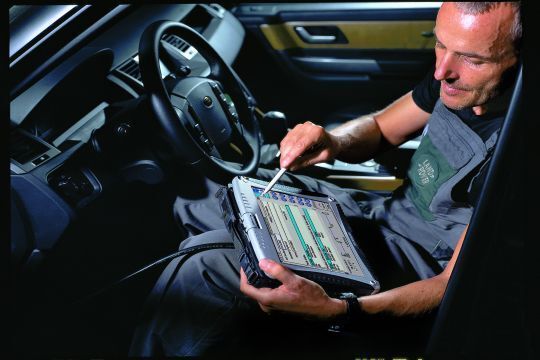 Der neue Tablet-PC eignet sich vor allem als Diagnose-Plattform in Kfz-Werkstätten. (Archiv: Vogel Business Media)