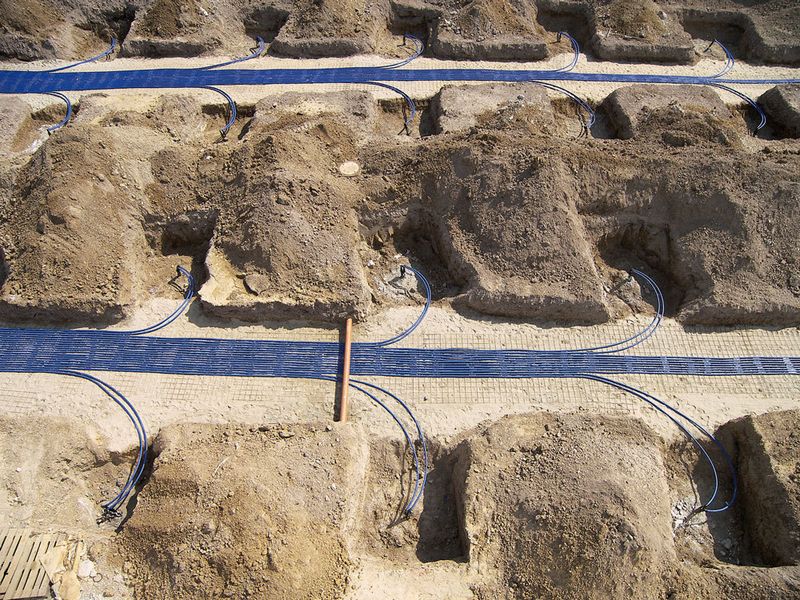 Kein Erdwärmesondenfeld gleicht dem anderen – aber für alle gilt: Bei Planung und Ausführung sollten hohe Qualitätsmaßstäbe gelten.  Bild: Herrenknecht (Archiv: Vogel Business Media)