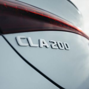 Zunächst gibt es drei Leistungsstufen, die 200er ist die mittlere.(Bild:  Mercedes-Benz)