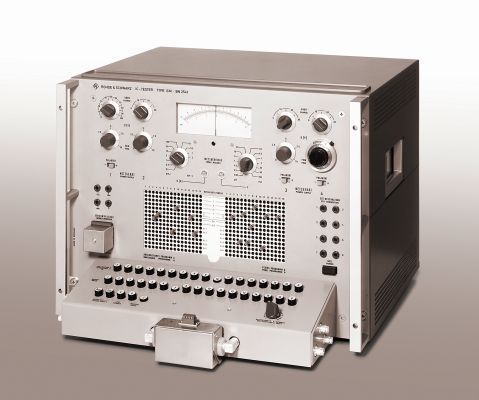 Messautomat aus dem Jahr 1967: Integrierte Schaltungen können jetzt automatisch getestet werden. (Bild: Rohde & Schwarz)