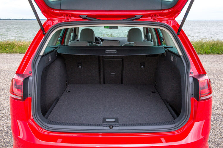 Mit 605 Litern ist das Kofferraumvolumen um 100 Liter größer als in der sechsten Generation. (Foto: Volkswagen)