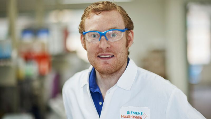 Kategorie Newcomer: Aaron Kaufmann hat einen Weg gefunden, um die medizinische Diagnostik zu verbessern. Er konnte den sogenannten High-Dose-Hook-Effekt umgehen, bei dem stark positive Ergebnisse negativ dargestellt werden.  (Bild: ©Enno Kapitza)