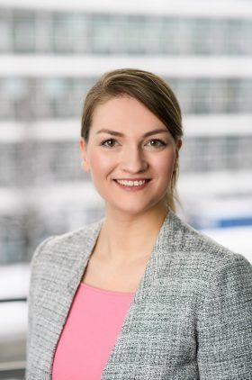 Am 12. November 2018 hat die Bayerische Staatsministerin für Digitales, Judith Gerlach, die Aufgabe als Beauftragte für Informations- und Kommunikationstechnik der Bayerischen Staatsregierung (CIO Bayern) übernommen. (Bild: Jörg Koch / StMD)