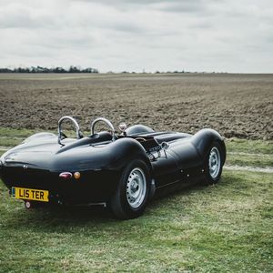 (Lister Motor Company)