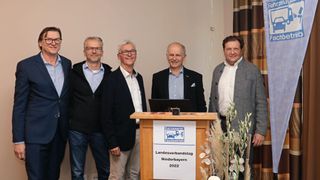 Informationen aus erster Hand für die Bayerischen Karosserie- und Fahrzeugbauer/innen: (v. l.) Geschäftsführer Bayerischer Landesverband Robert Paintinger, stell. Landesinnungsmeister Bayern Markus Zollner, ZKF-Vizepräsident Uli Schäfer, Landesinnungsmeister Bayern Thomas Schneider, ZKF-Hauptgeschäftsführer Thomas Aukamm. (Bild: Klasing)