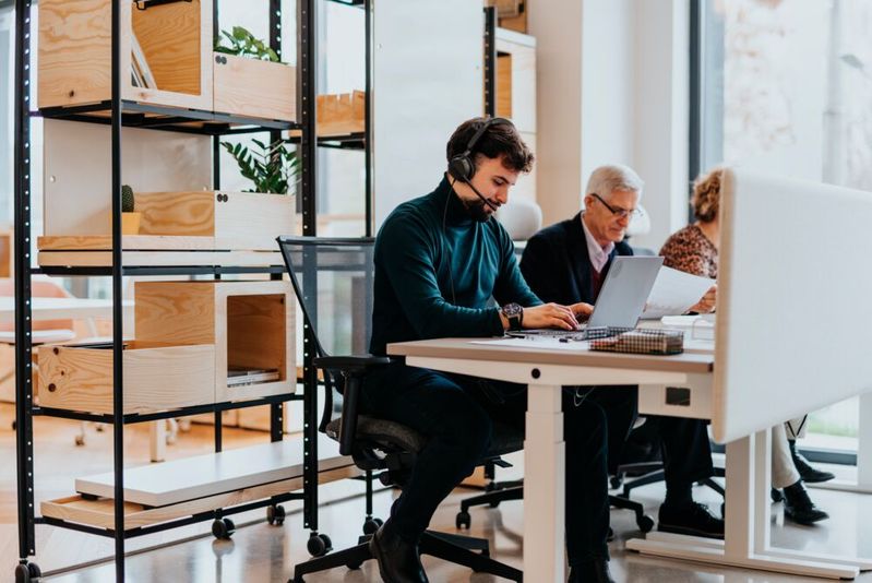 Klare Kommunikation - auf das richtige Headset kommt es an!(Bild:  Herweck)