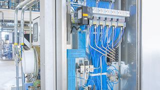 2005: IP 65/67, Ex-proof valve island: Intrinsically safe valve islands from Bürkert can be installed with high-performance I/O systems in ATEX-certified control cabinets close to the process. (Bürkert)