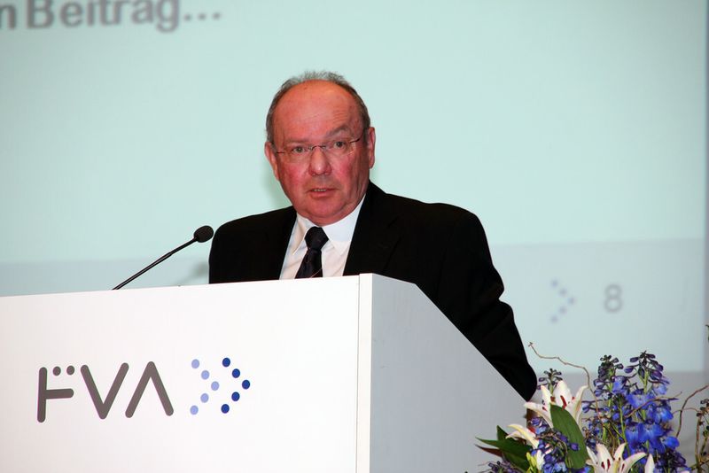 Den 4. Kongress zur Getriebeproduktion am 5. und 6. März in Würzburg eröffnete Dr. Michael Paul, Vorsitzender des Vorstandes der Forschungsvereinigung Antriebstechnik e.V. (Bild: Sonnenberg)