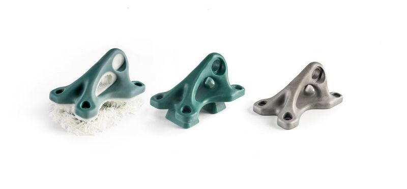 3D-gedruckte Gussmodelle aus RealWax-Material mit Trägermaterial (links), ohne Trägermaterial (mitte) und Feingussbauteil (rechts). (3D Systems)