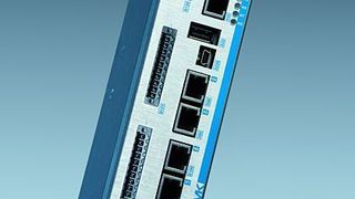 Mit Ethercat als Echtzeit-Feldbus sei der Anzahl der Bus-Teilnehmer beim Einsatz der neuen Kompaktsteuerung keine Grenzen gesetzt.  Bild: AMK (Archiv: Vogel Business Media)