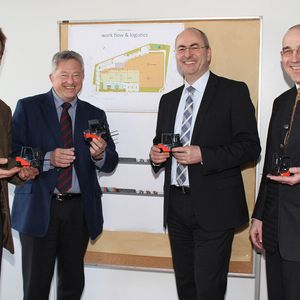 Freuen sich auf das gemeinsame Projekt (v.l.): Michael Frerking, Leiter Wirtschaft & Finanzen der Gemeinde Isernhagen, Bürgermeister Arpad Bogya, TMHD-Interims-Geschäftsführer Norman Memminger und der TMHD-Projektverantwortliche Stephan Schmitz. 