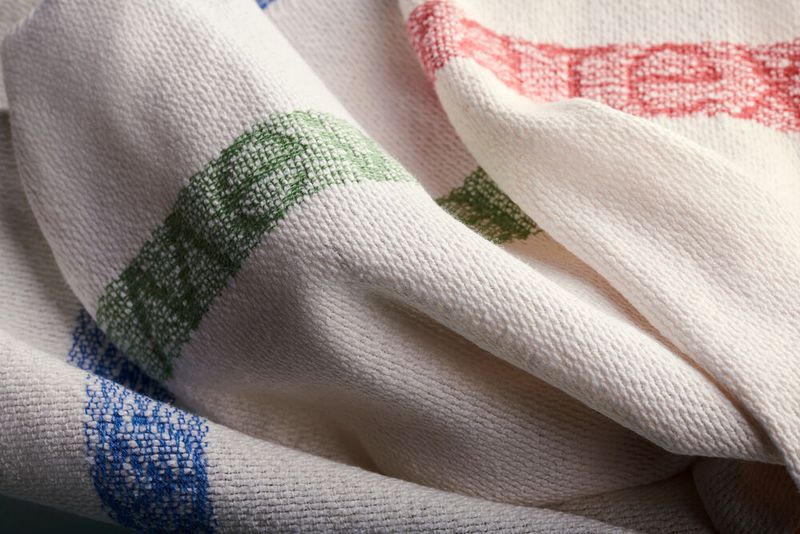 Adapté à chaque tâche : les tissus industriels réutilisables de haute qualité qui peuvent être lavés et réutilisés jusqu'à 50 fois.  (Source : Mewa)