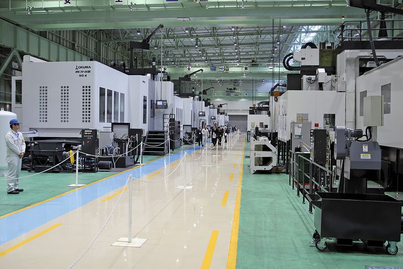 Das neue Okuma-Werk in Oguchi ist für CEO Yoshimaro Hanaki die derzeit effizienteste Fabrik weltweit. (Bild: Kroh)