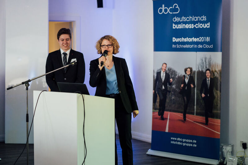 Stephanie Pelch (C&P) eröffnete den Partnertag. (dbc (deutschlands business-cloud))