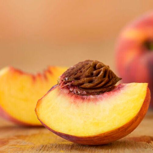 Peaches are climacteric fruits, which means they continue to ripen after being picked. The recommended storage temperature is 0°C, otherwise there is a risk of cold damage.(Source: ©  Esther Hildebrandt - stock.adobe.com)