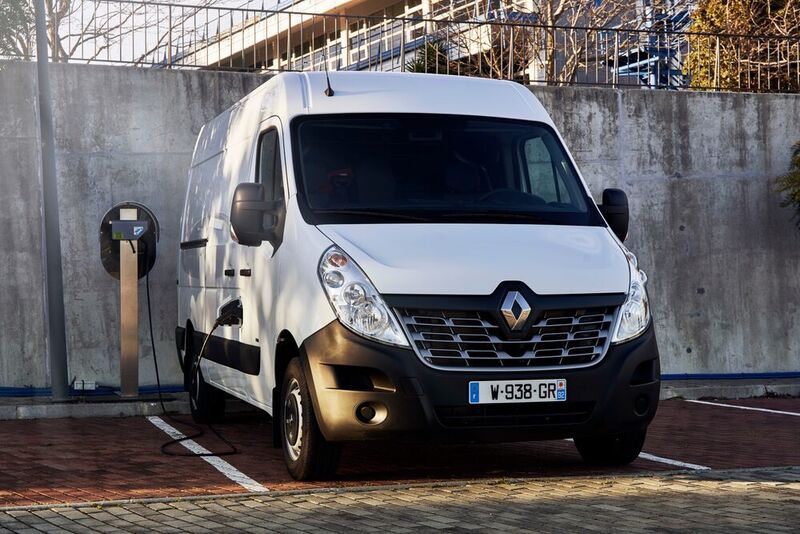 Der Renault Master Z.E. kann als Kastenfahrzeug oder als Plattformgestell für Aufbaulösungen geordert werden. (Renault)