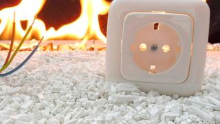 Flammschutzmittel können Leben retten und sollen die Umwelt schonen. (Fraunhofer LBF)