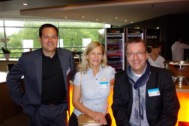 (v. l.) Michael Schwanke-Seer und Gaby Zellner, Microsemi, mit Andreas Hansen, Boston. (Bild: IT-BUSINESS)