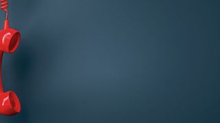 Das einfache Tischtelefon wird heutzutage vielen Kundenanforderungen einfach nicht mehr gerecht. (Bild: ©AA+W - stock.adobe.com)