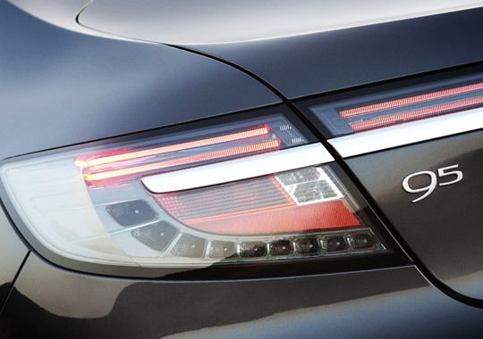 Die Heckleuchten kommen mit LED-Bändern. (Archiv: Vogel Business Media)