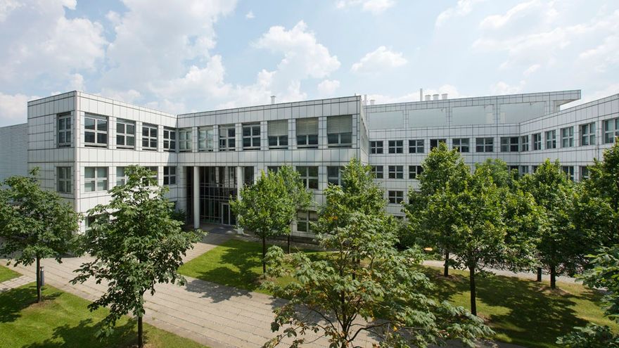 12_07_emft_gebaude_panorama_rf_kb_1394531164715 ()