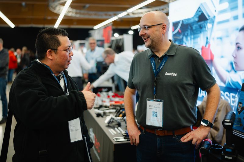 Gerade der fachliche Austausch unter den Schraubexperten ist das, was die Regionalmesse Schraubtec ausmacht. (Bild: tinografiert)