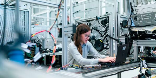 Nur etwa 32 Prozent aller Personen in Mint-Fächern sind Frauen. (Bild:  gemeinfrei / Unsplash)