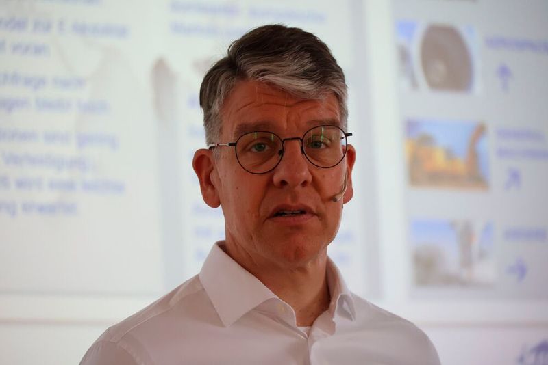 Jochen Kress, geschäftsführender Direktor bei Mapal: „Was wir derzeit erleben, ist keine kurzfristige Marktschwäche. Es sind vielmehr tiefgreifende Veränderungen in vielen für uns relevanten Märkten. Das betrifft wirtschaftliche Rahmenbedingungen ebenso wie technologische Entwicklungen und geopolitische Einflüsse.