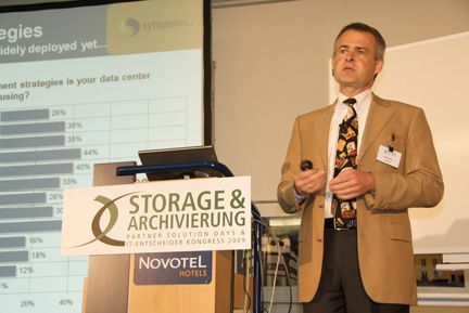 Im Vortrag von Symantec drehte sich alles um Speicher- und Backup-Lösungen. (Archiv: Vogel Business Media)