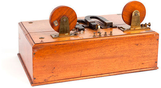 Bild 9: Magnetischer Detektor, wie ihn Marconi verwendet hat. (Detector magnetico Marconi 1902 Museo scienza e tecnologia Milano / Alessandro Nassiri / CC BY-SA 4.0)