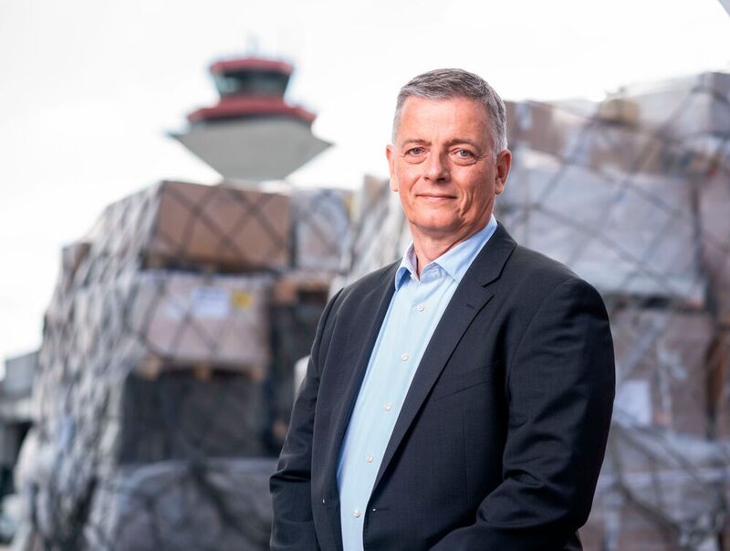 Die Lage in Sachen Frachtabwicklung per Flugzeug beruhigt sich in Richtung Vorkrisenniveau. Claus Wagner, Vorstandsvorsitzender des VACAD, merkt an: „Die Luftfrachtbranche hat in der Hochphase der Krisen die deutschen Lieferketten weltweit mitsichern können.“